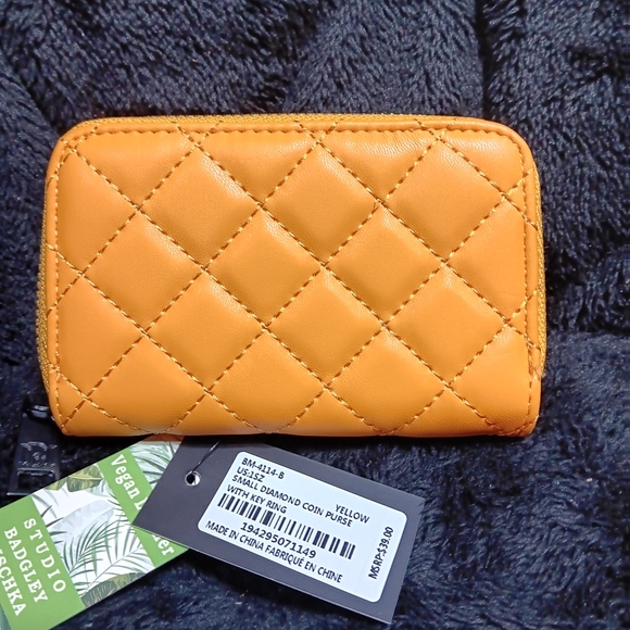 NWT Badgley Mischka small Diamond coin purse w/ key ring - Picture 3 of 4